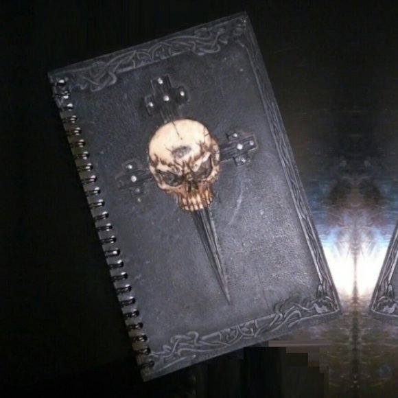 unknown Other - RESIN SKULL IVORY on BLACK JOURNAL BOOK VINTAGE